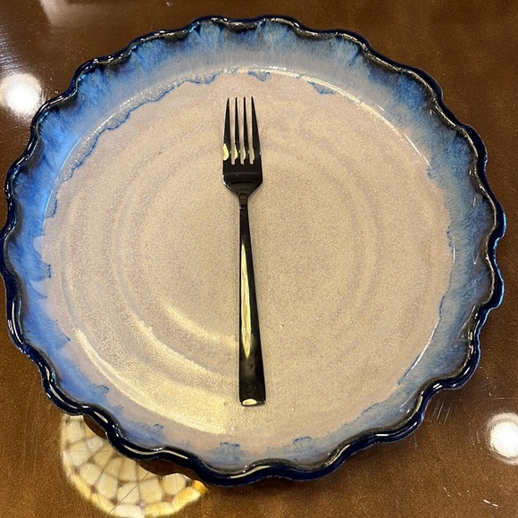 Pigeon River Pottery Pie Plate Signed Blue Cream Oven Safe Excellent Condition - Picture 11 of 13